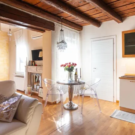 La Soffitta Di Giulietta - Design Loft 公寓 *